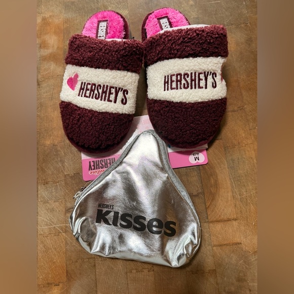 Hershey Other - Hershey's Maroon and White Slippers Sz 2/3 with Silver Kiss Shaped Pouch